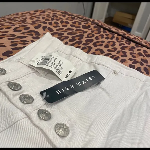 White Jeans Size 00 - Image 3