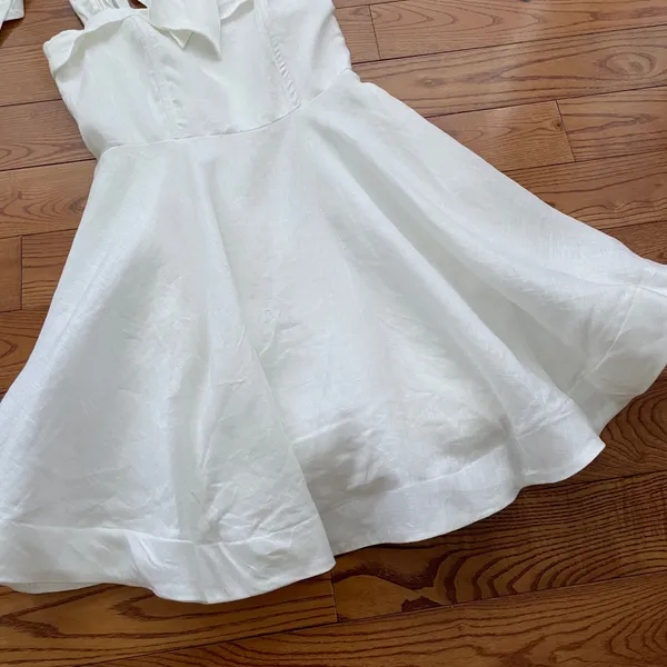 DISSH Aisle White 100% Linen Bow Square Neck Mini Dress - Image 4