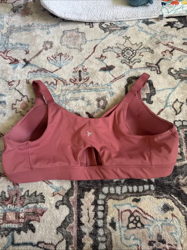 Front-Zip Wireless Sports Bra in Rose - Image 2