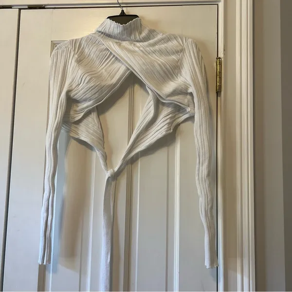 Klesis Boutique Brand White Knit Wrap Top Size Small - Image 3