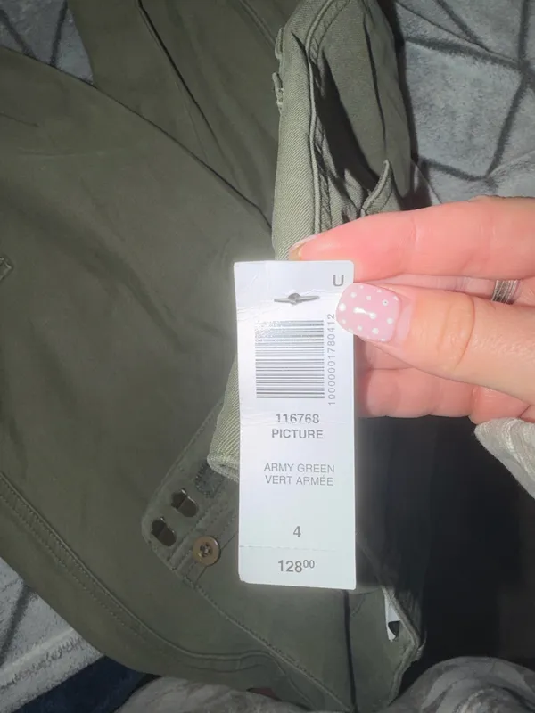 Aritzia Cargo Pants TNA - Image 4