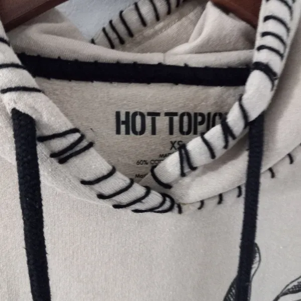 Hot Topic XS Soul Stitch Pullover Hoodie in Beige - Image 5