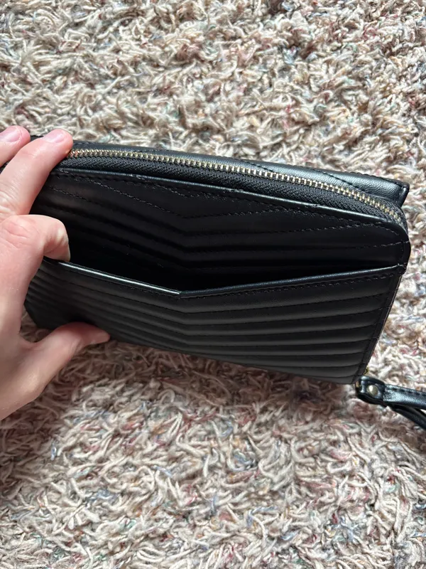 Universal Threads Wristlet Wallet - Image 3