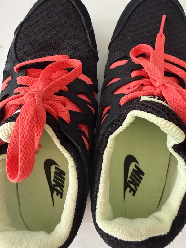 Nike Running Shoes size 6 - Image 5