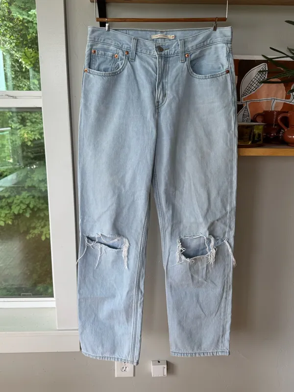 Levi's Low Pro Straight Light Wash Denim Jeans Distressed Knee Rips Size 28 - Image 12