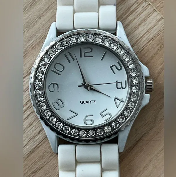 Fashion Watch Unbranded White - Image 3