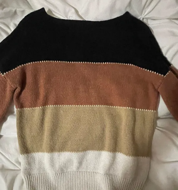 Off The Shoulder Sweater Size M - Image 2