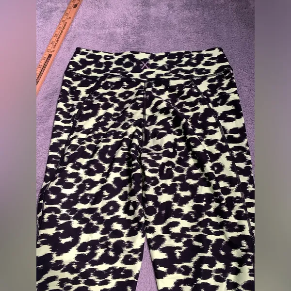 Savage x fenty sport Leopard Print Leggings in Neon Green and Black - Image 7