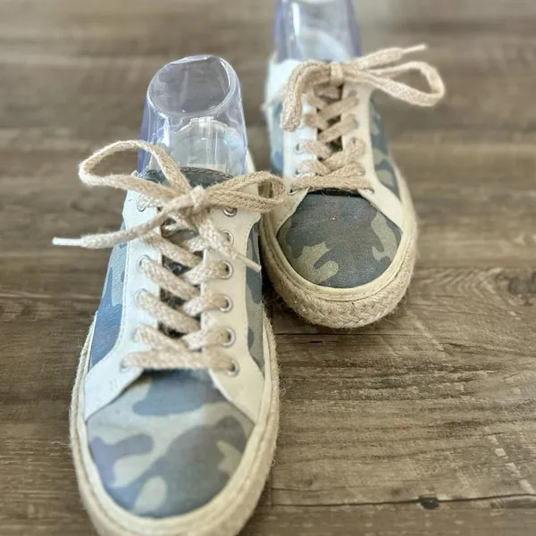 Dolce Vita Camouflage Canvas Slip On Sneakers W/Lace Up, Size 8 - Image 7