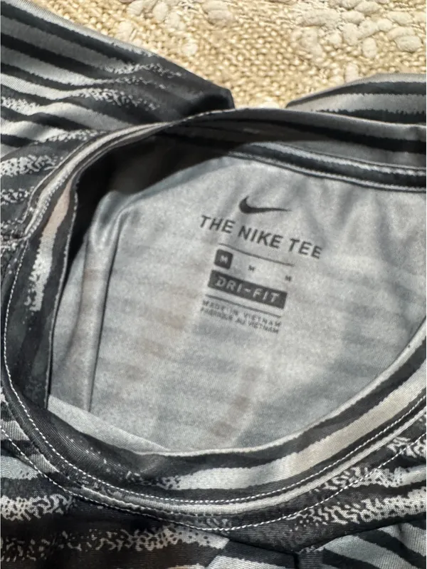 Nike Dri-FIT Women's T-Shirt – Size Medium - Image 4
