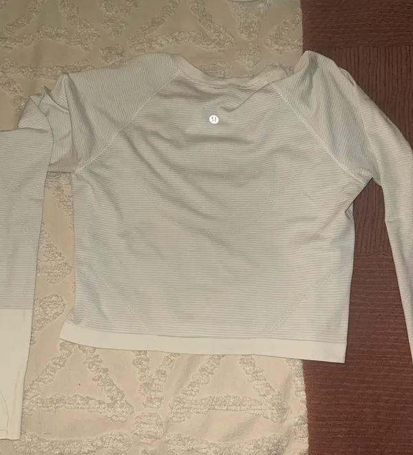 Lululemon Swiftly Long Sleeve Cropped - Image 3