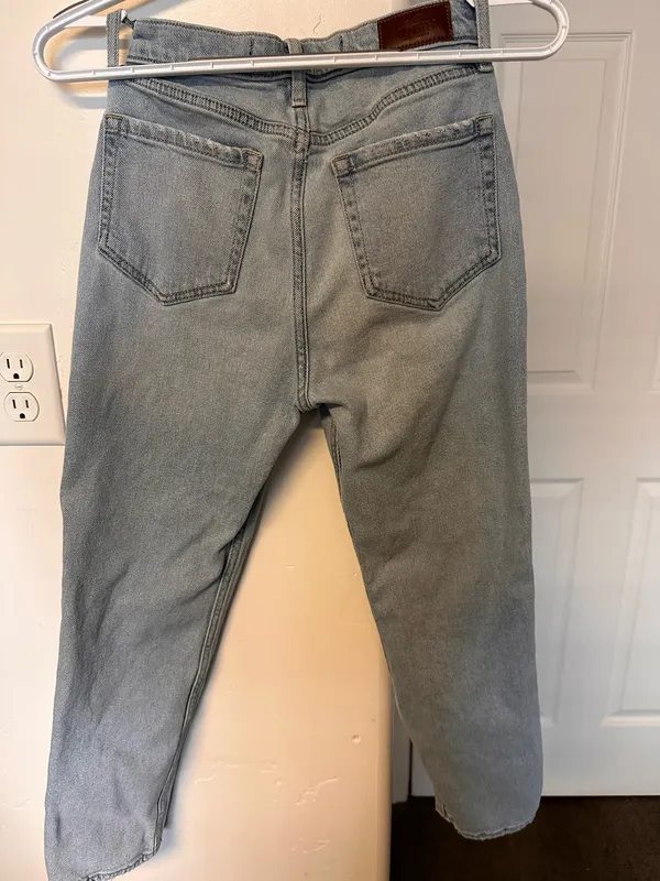 Hollister Jeans Mom Ultra High-Rise - Image 3