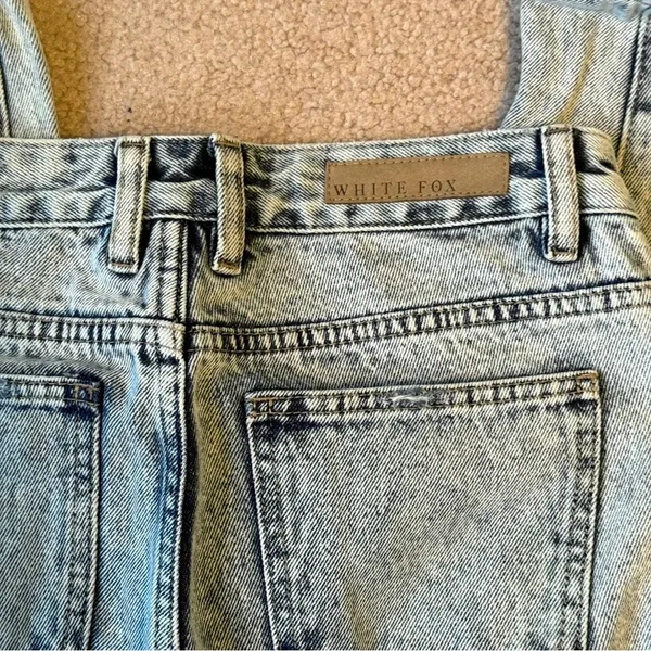 White Fox Boutique High Waisted Mom Jeans - Image 4