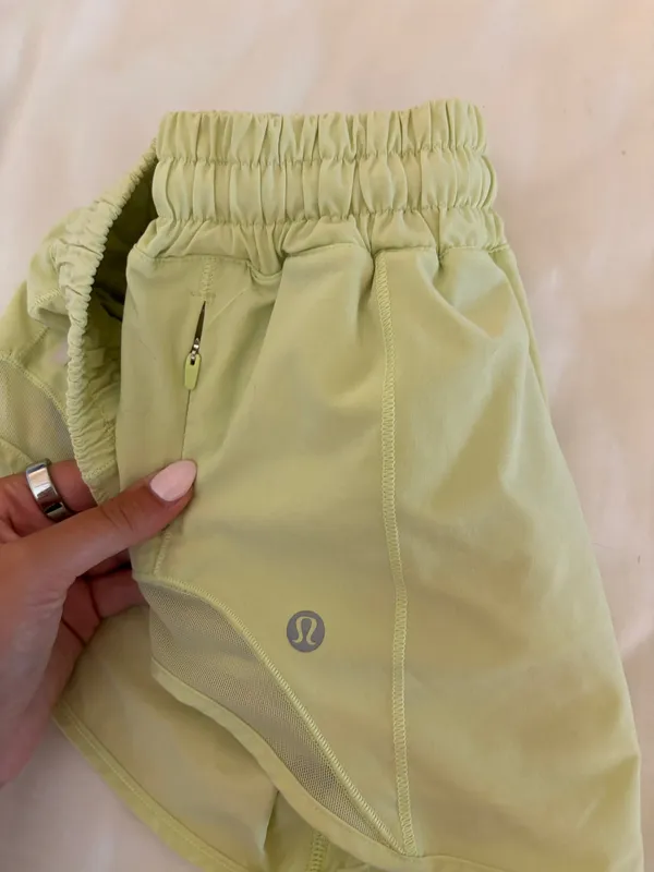 Lululemon Shorts Hotty Hot - Image 4