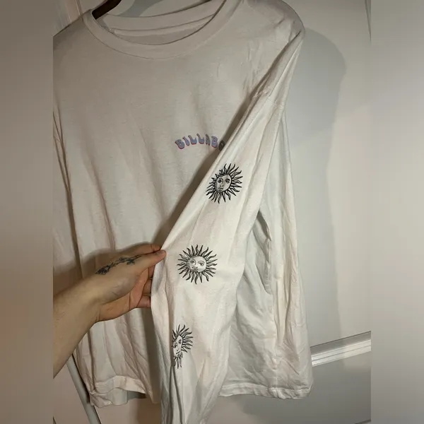 Billabong Under the Sun Tour Skull Roses Suns Long Sleeve Tshirt Size Medium - Image 8