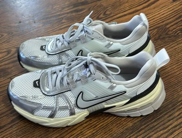 Women's V2K Run Running Sneakers - Image 4