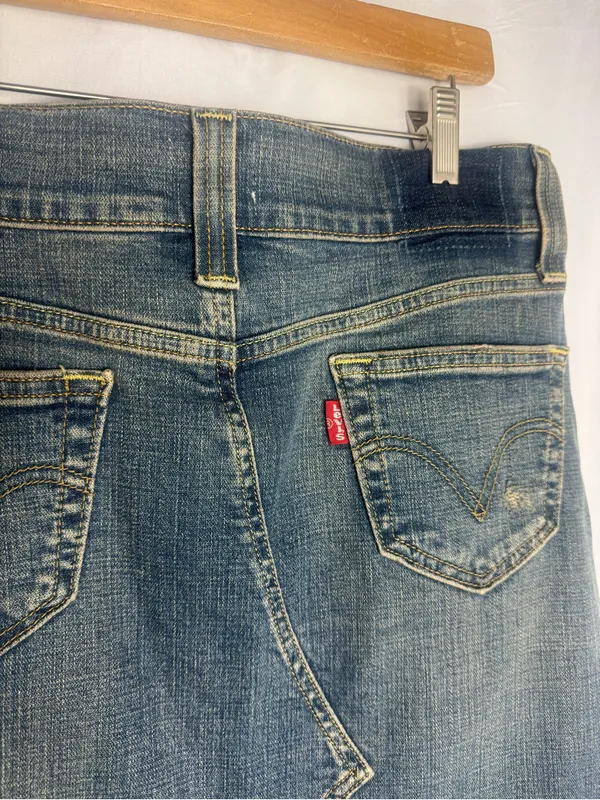 Levi's Classic Distressed Blue Denim Skirt with Raw Frayed Hem - Image 5