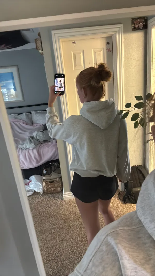Fabletics grey hoodie - Image 4