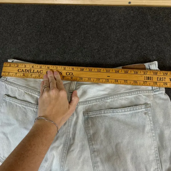 Madewell The Perfect Vintage Straight Jeans Light Wash Distressed Size 33 - Image 9