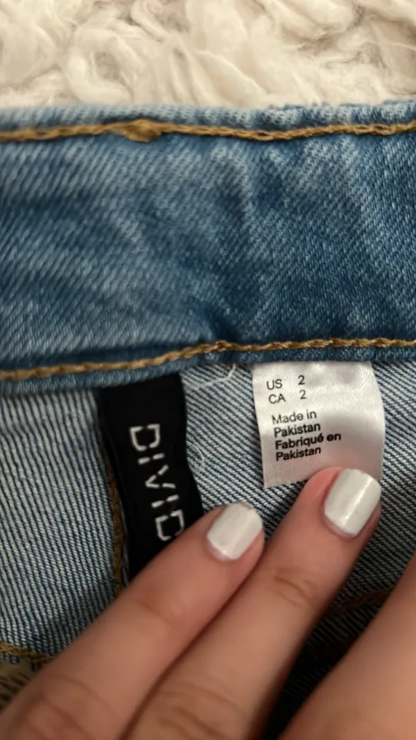 H&M High Waisted Medium Wash Denim Shorts - Image 3