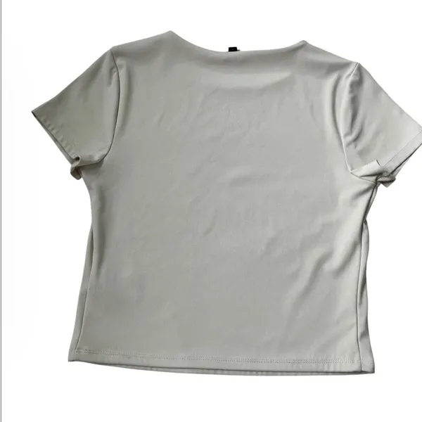Express Body Contour Crop Top Short Sleeve Ivory Slim Fit Size Medium | 73-19 - Image 2