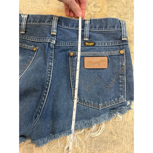 Wrangler High Rise Cut Off Denim Shorts Vintage Urban Outfitters Reworked Sz 6 - Image 5