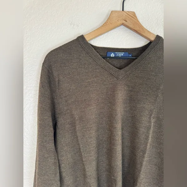 J. Crew Vintage Women’s Merino Wool Brown V Neck Sweater size Small $118 - Image 3