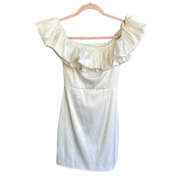 CHE BY CHELSEY White Satin Ruffled Off the Shoulder Bodycon Mini Dress‎ Size XS - Image 11