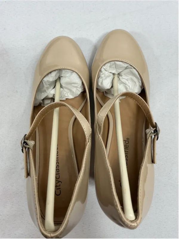 Womans New In Box City Classified Kaylee Mary Jane Pumps Size 8 Beige - Image 5