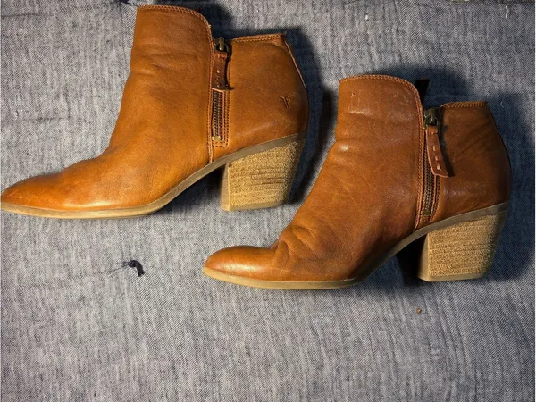 Frye Cognac Leather Ankle Booties with Side Zip Size 8.5 - Image 4