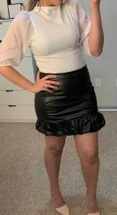 Zip Back Ruffle Hem PU leather Skirt Black Size M - Image 7