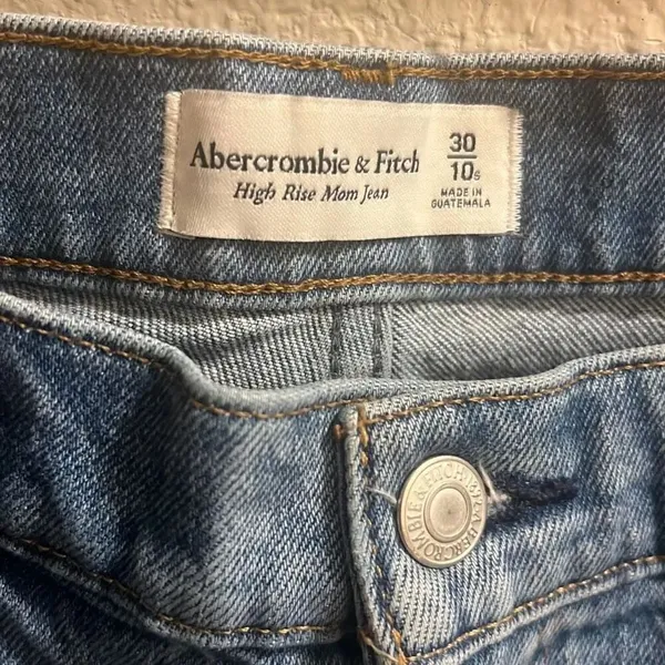 ✨Abercrombie & Fitch High Rise Mom Sz 10 Short Jeans✨ - Image 7