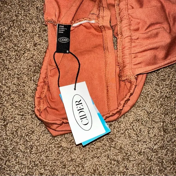 Cider size small crop halter top new with tags - Image 5