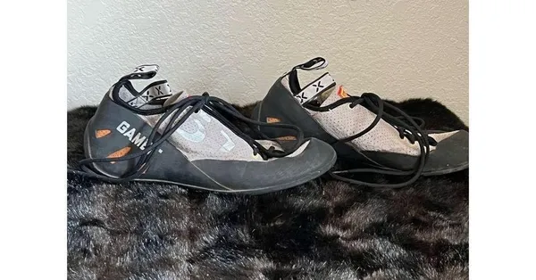 Five ten Gambit climbing shoes size 12.5 - Image 2