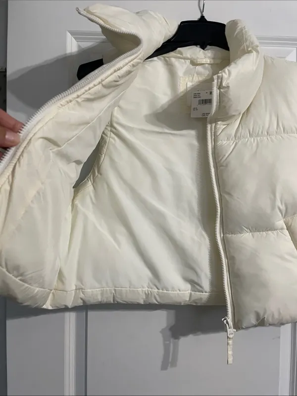 NEW! Cropped American Eagle Cream Puffer Vest Size XL NWT - Image 10