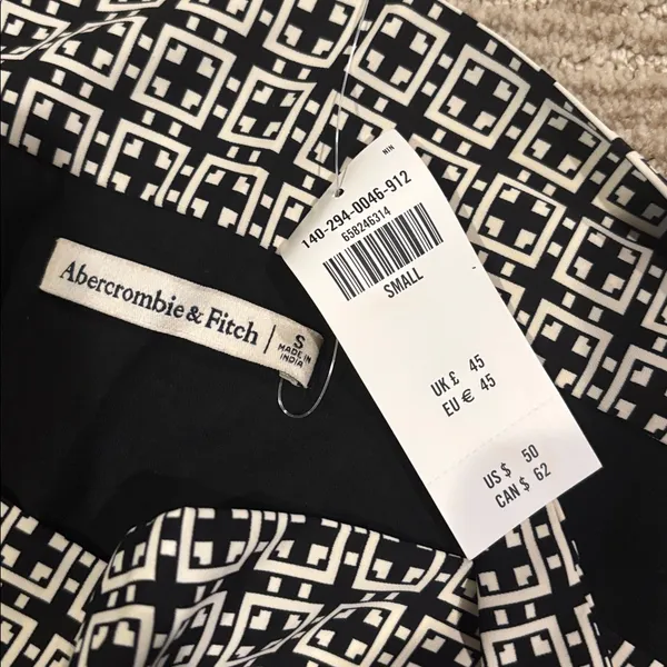 Abercrombie & Fitch Black and White Patterned Shirt - Image 4