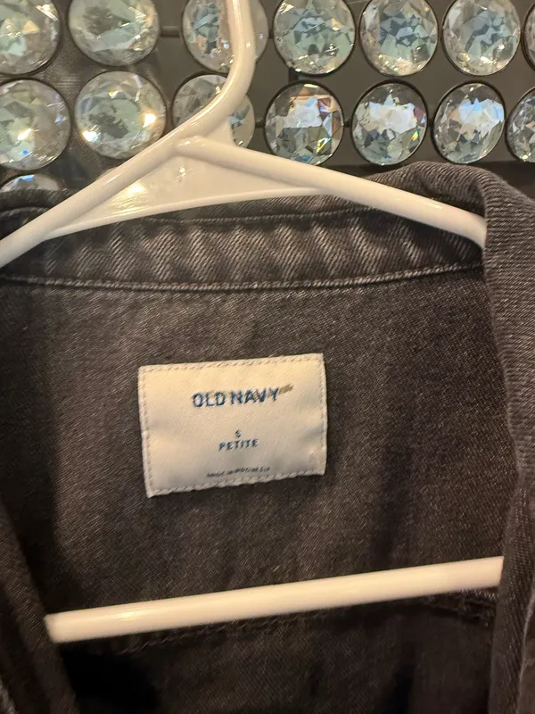 Old navy black jean jacket - Image 2