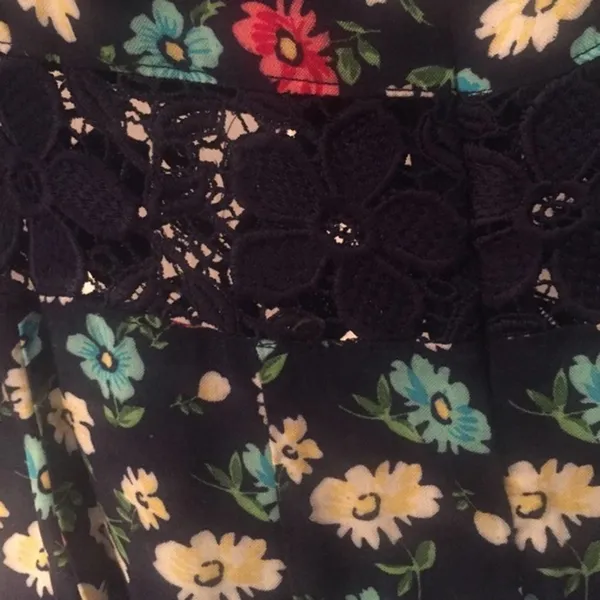 Forever 21 Floral Fit & Flare Dress Lace Cutout Waist Size Small NWT - Image 4