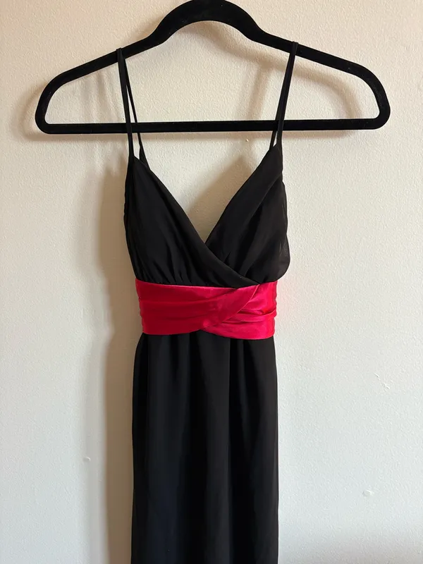 Christmas Dress! Red and black - Image 2