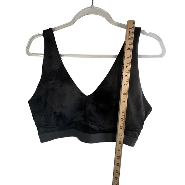 Fabletics Onyx Smudge V Neck Strappy Back M Support Sports Bra L‎ Diamond Dye - Image 6