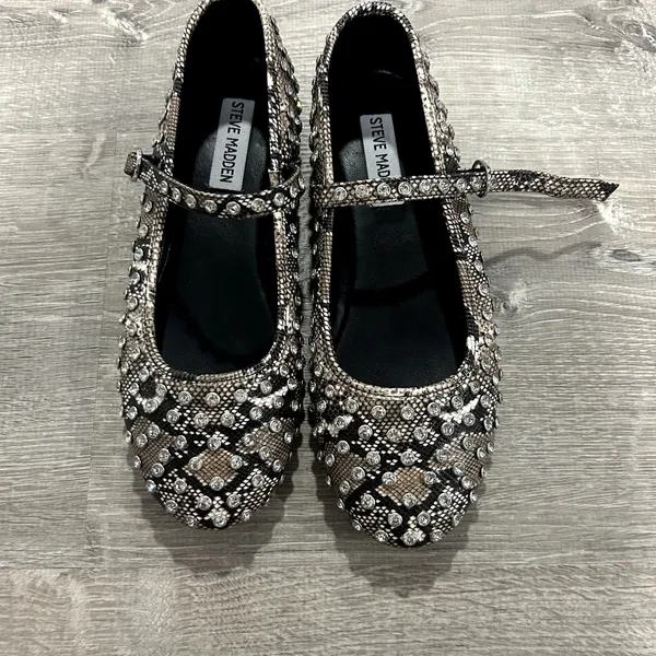 NEW Steve Madden Vinette Mary Jane Snake Print Studded Flat Size 6.5 - Image 2