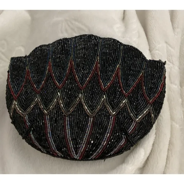 Handmade Beaded Clamshell Red, Gold and Black Evening Clutch Bag - Image 2