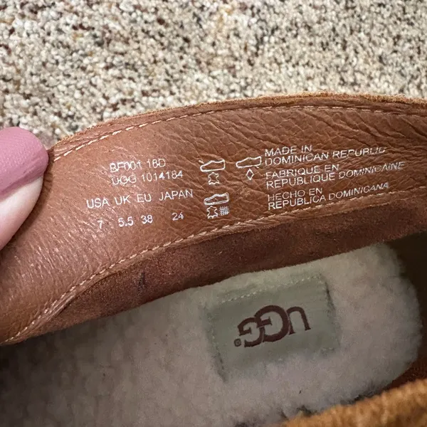 UGG Chestnut Brown Wright Belted Boots‎ size 7 EUC - Image 7