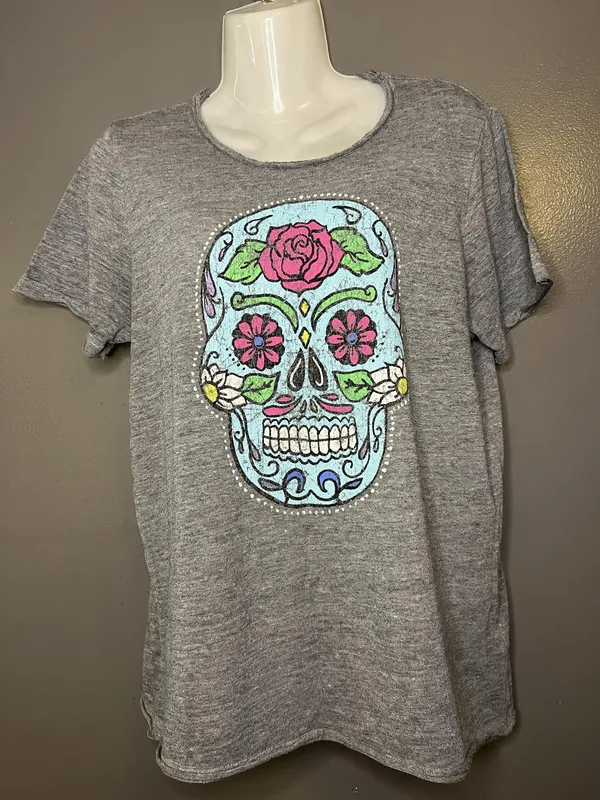 Chaser Shirt Womens Medium Gray Sugar Skull Graphic Day Of Dead Short Sleeve Top - Image 2