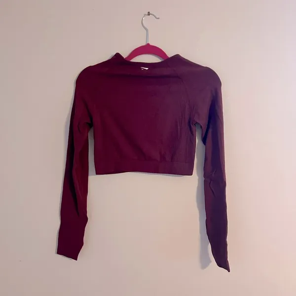 Gymshark NWOT Vital seamless crop 2.0 top in baked maroon marble ( discontinued) - Image 3