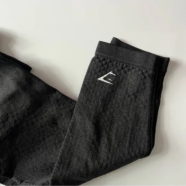 Gymshark • Black Workout Leggings Cropped - Image 2
