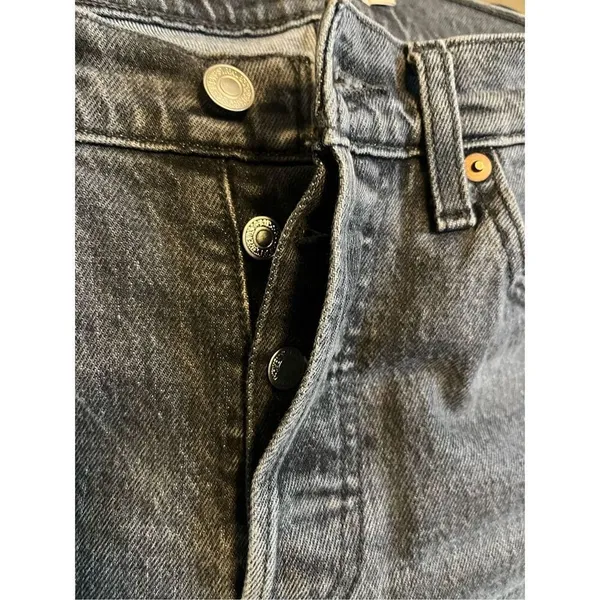 Levi’s Gray Wedgie Straight Leg Button Fly Jeans Size 6/28‎ - Image 5