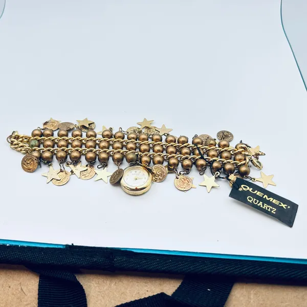 Vintage Enmex‎ Quartz Charm Bracelet Watch – Gold Tone Stars & Coins Boho - Image 11