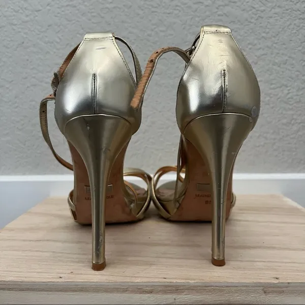 Badgley Mischka Gold Strappy Formal Stiletto Heel Sandals‎ 8 - Image 4