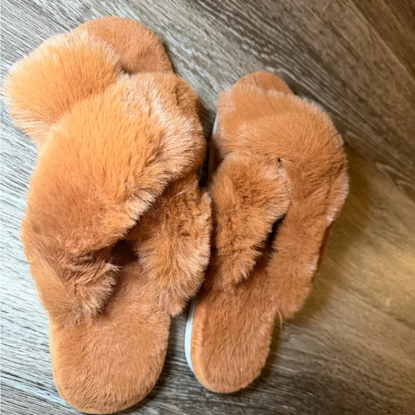 Fluffy‎ Brown Slippers Size 8 - Image 2